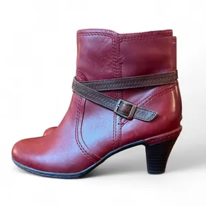 Rockport Cobb Hill Women’s Leather Ankle Boots – Size 7M | Wine/Burgundy thumbnail 2
