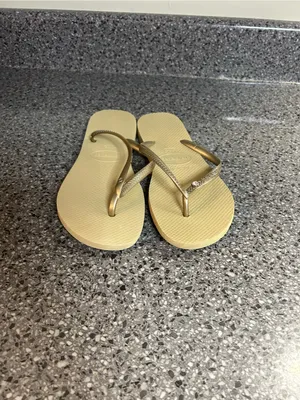 Havaianas Slim Flip Flops in Metallic Gold thumbnail 3