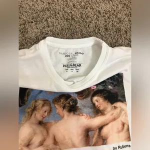PULL AND BEAR tshirt, size S thumbnail 2