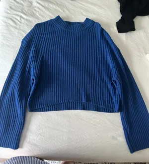 H&M Sweater thumbnail 1