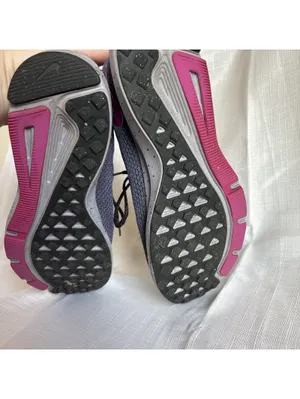 Nike Women's Quest 2 SE Running Shoes - Grey/Hot Pink Size 8.5 (Style CJ6186-601 thumbnail 4