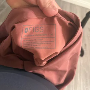 Figs Rafaela mauve pink XL top thumbnail 9