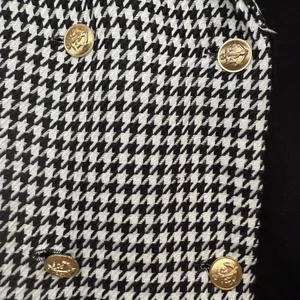 Elegant Black and White Houndstooth Midi Coat thumbnail 4