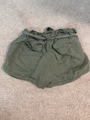 FRAME Denim Paperbag Pocket High Rise Linen Blend Shorts Army Green thumbnail 4