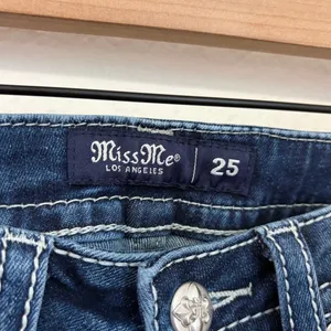 Miss Me Bootcut Jeans Size 25 Mid Rise Boot Western Denim Embellished Pocket Y2K thumbnail 3