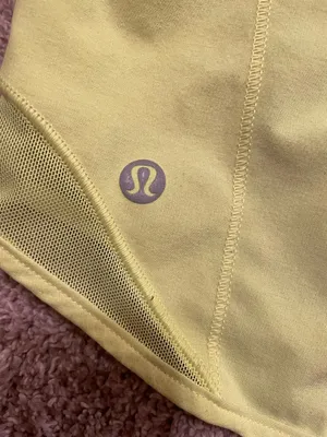 Lululemon Shorts Hotty Hot Size 8 Reg thumbnail 3
