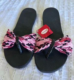 Havaianas - Pink and black sandals thumbnail 1