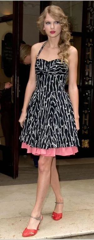 Anthropologie girls from Savoy halter Taylor Swift pinup dress size 0‎ thumbnail 1