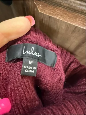 Women's Lulus Burgundy Cable Knit Turtleneck Sweater Dress Size M thumbnail 3