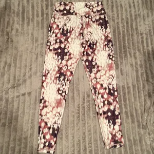 OFFLINE by Aerie Real‎ Me Crossover 7/8 Leggings Size L High Rise Pink Abstract thumbnail 2