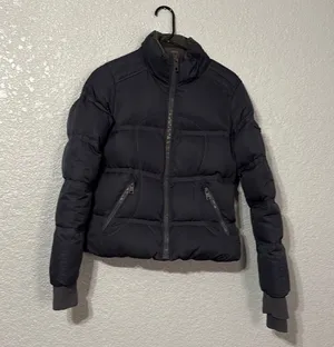 Lululemon Puffer Jacket size 6 *rare thumbnail 1