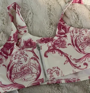 Pink Porcelain Print Scoop Neck Crop Top thumbnail 5