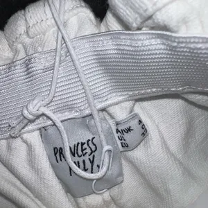 Princess Polly Shipwreck Paper Bag Denim Shorts in White Size 0 New with tag thumbnail 11