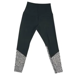 Beyond Yoga‎ Back Me Up Cropped Leggings XS Black Leopard Print Pilates Gym EUC thumbnail 2