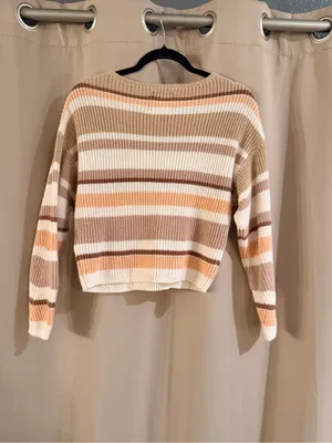 Abercrombie & Fitch Striped V-Neck Sweater in Beige, White, Peach thumbnail 2