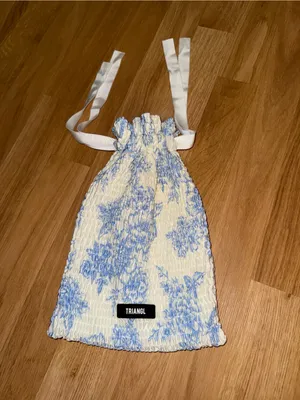 triangl swimwear Blue and White Floral Drawstring Pouch thumbnail 2