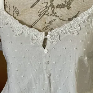 Urban Romantics Womens Blouse Tank Sz Small White Tiered Sleeveless Cottagecore thumbnail 6