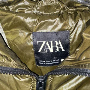 NWT ZARA shiny puffer vest with hood thumbnail 3