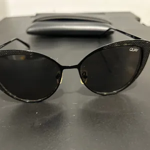 Quay Australia Black Modern Oval Sunglasses thumbnail 10