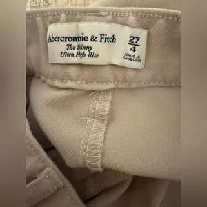 Abercrombie Ultra High Rise Skinny front Split Hem Size 4/27 Tan thumbnail 4