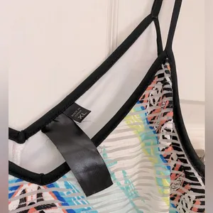 Spaghetti Strap V thumbnail 4