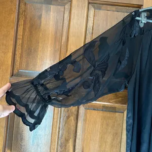 Vtg Natori Black Satin‎ Lounger Gown Sheer Floral Lace Sleeves Small S7207G 90s thumbnail 6
