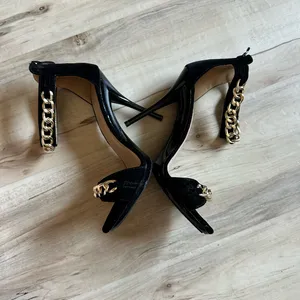 Black/Gold Chained Heels Gold Size 7.5 thumbnail 2