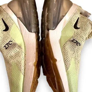 Nike W Air‎ Max 270 Shoes Sneakers in Barely Volt / Black Summit White Sz 9.5 thumbnail 10