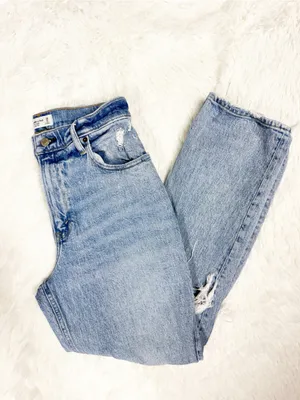 Abercrombie & Fitch Curve Love 90s Straight Jeans Size 6S/28 Distressed thumbnail 4