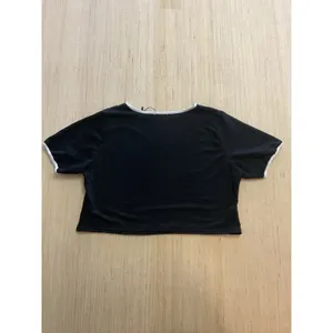 PrettyLittleThing crop top US size 16 black body-contrasting white trim thumbnail 2