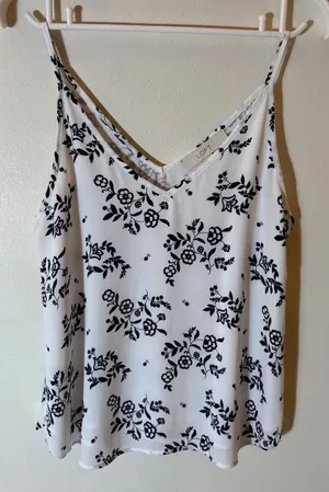 LOFT‎ White Black Floral V-Neck Spaghetti Strap Camisole Tank Top Size XS thumbnail 1