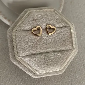 Outline heart stud earrings Gold thumbnail 1
