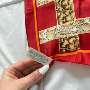 Vintage Jones New York Red 100% Silk Square Scarf Belt Buckle Print 21x21 Luxury thumbnail 3