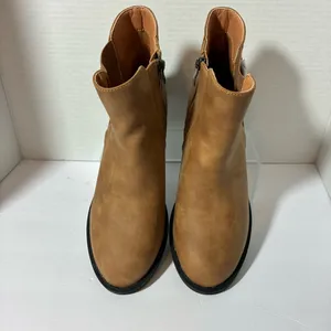 Tan Ankle Bootie Boots Size 9.5 thumbnail 4