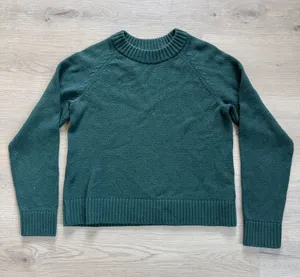 GAP Women's Crewneck Sweater in Deep Green thumbnail 1