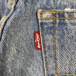 Levi's 501 Skinny Jeans Womens 24‎ High Rise Light Wash Distressed Denim 24x28 thumbnail 11