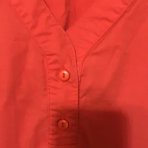 Crocs Medical Apparel Women’s Scrub Top Size Large Orange Color thumbnail 4