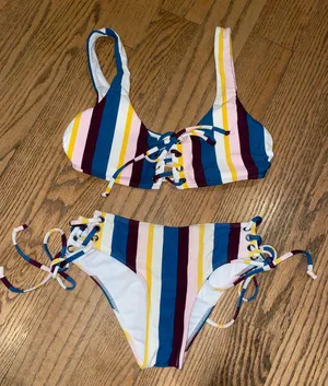 Bikini Set thumbnail 1