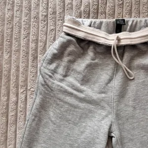 Wild Fable Light Gray Joggers with Drawstring thumbnail 2