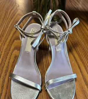 Delta Silver Bow Heels thumbnail 1
