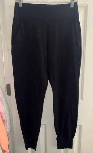 Lululemon Joggers Align High-Rise thumbnail 1
