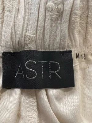ASTR Cream Off White Lace High Waisted pull on cotton blend shorts size medium thumbnail 5