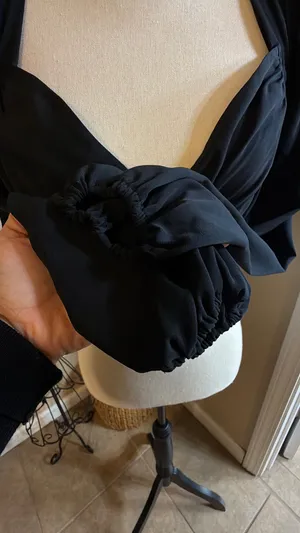 Abercrombie & Fitch Black Long-Sleeve Tie-Front thumbnail 3