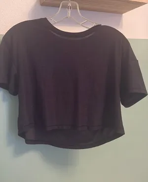 Black Cropped Old Navy Tee thumbnail 1
