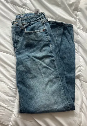 Old Navy High-Rise Curvy Wide Leg Jeans thumbnail 1