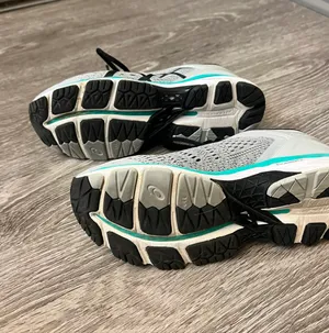 Running Shoes thumbnail 4