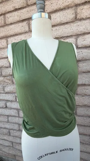 ✨ Olive Green Crossover Wrap Tank Top | Size L thumbnail 1