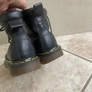 Dr Martens ladies USA 5/uk 3 Boots Made England Black Leather 6-Eye Ankle Boot thumbnail 7