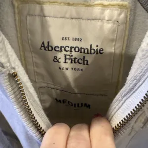 Abercrombie & Fitch Light Gray Hoodie with Stripes size medium thumbnail 4