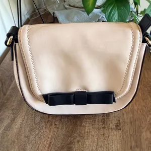 Kate Spade Chelsea Park Jade Crossbody Patent Leather Bow Preppy Mod Coquette thumbnail 11